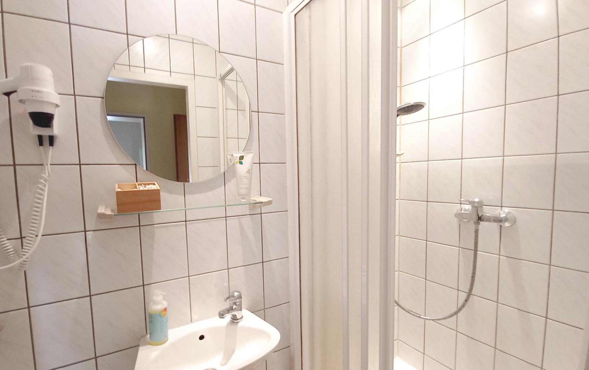 Triskele Haus - Oekologisches Gaestehaus Der Heilstaette Strelitz Neustrelitz Bilik gambar